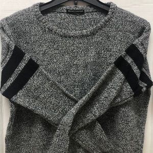 Brandy ❤️ Melville Crop Top